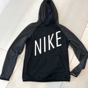 Women’s Nike sweatshirt
